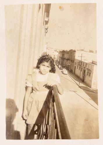 08-Young-Barbara-near-station