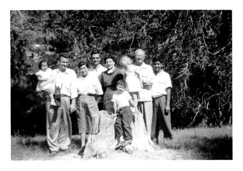 lisaannjoesephedithfaysesarahdannyalicekatherinejoeandjoezaid6 16 1957 53427620494 o-Large